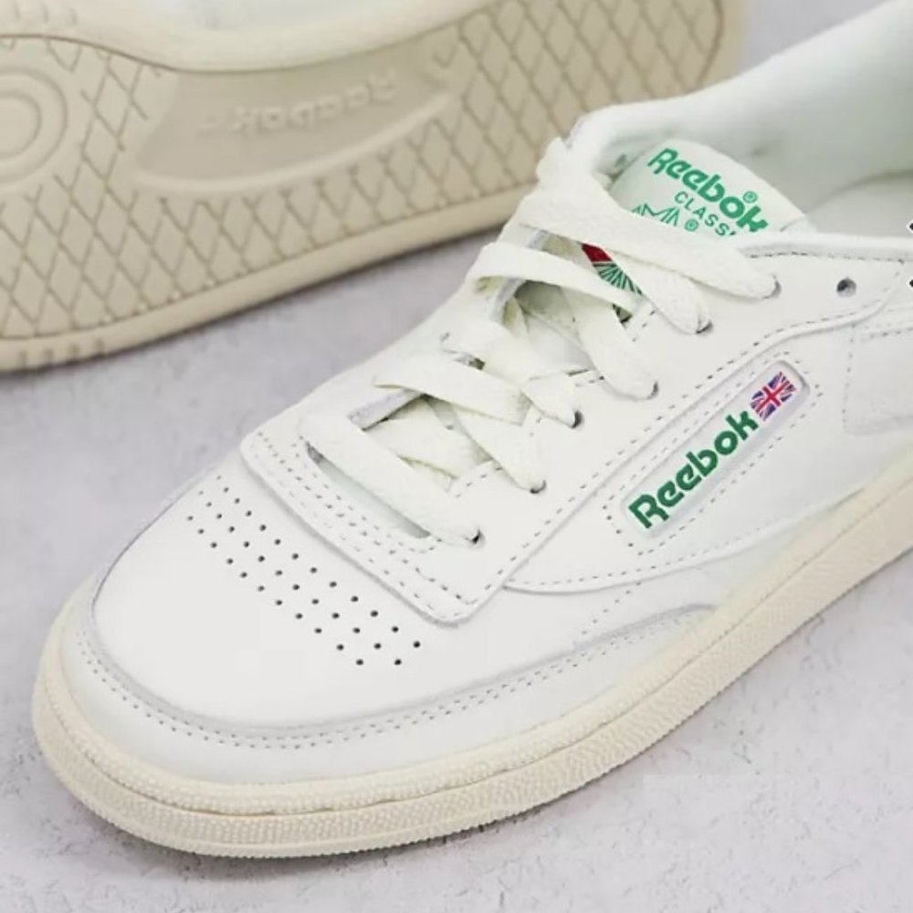 Reebok Classic Club C Vintage sneakers in chalk with GREEN